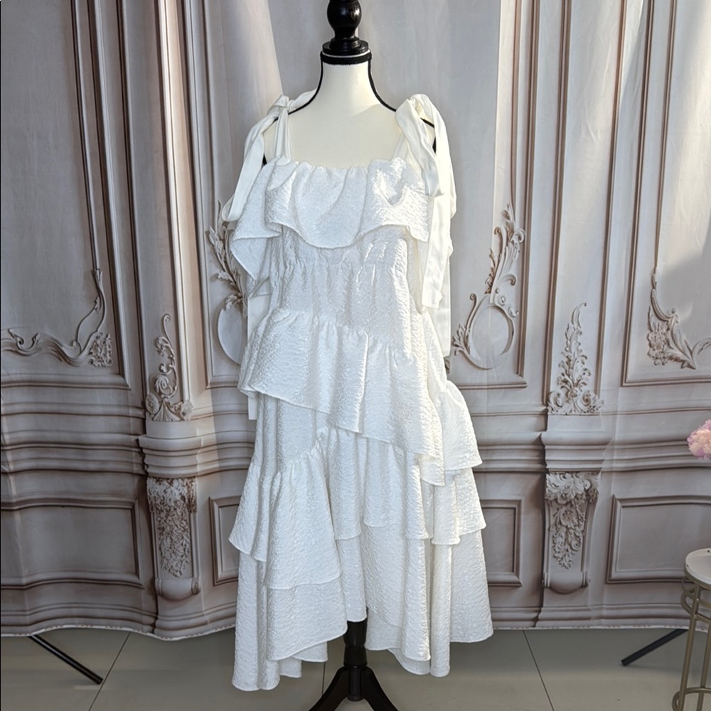 GOEN .J  White Ruffled Tiered Tie Spaghetti Straps